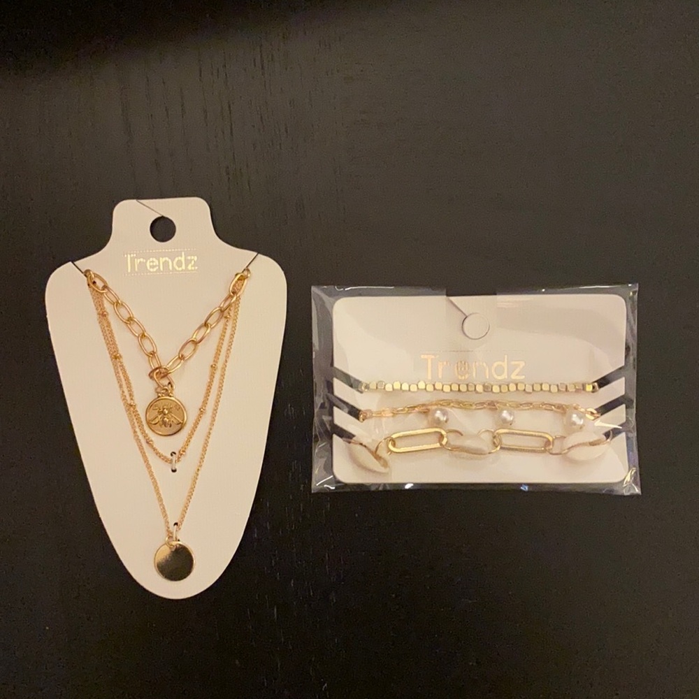TRENDZ metal necklace and bracelets